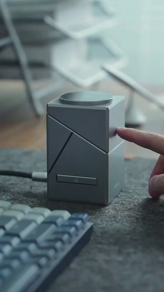Aetriva™ 3-in-1 Rotating Magnetic Wireless Charging Station